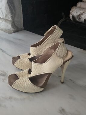 Pedro Garcia Cream Textured Open-Toe Slingback Heels